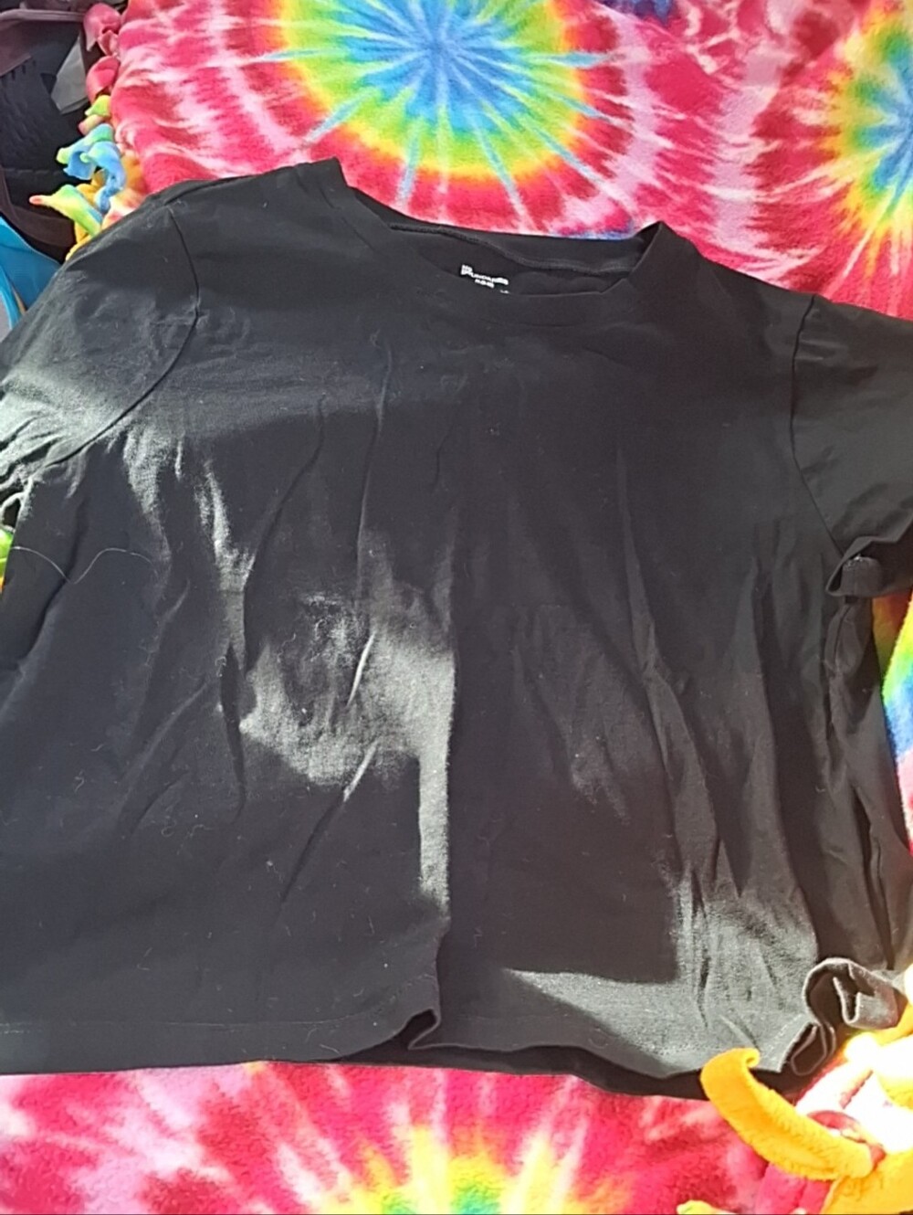 No Boundaries Black Short Sleeve Crop Top Size Medium